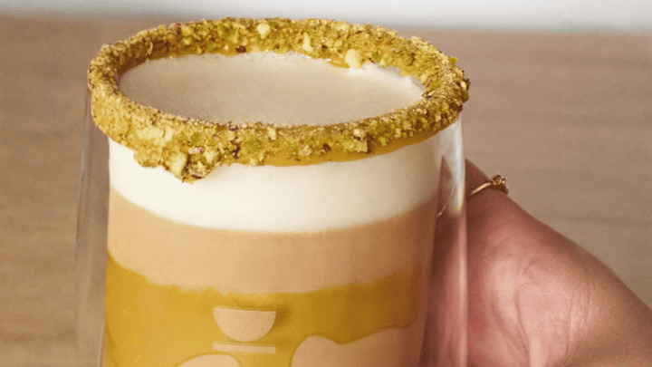 Café latte con crema de pistacho