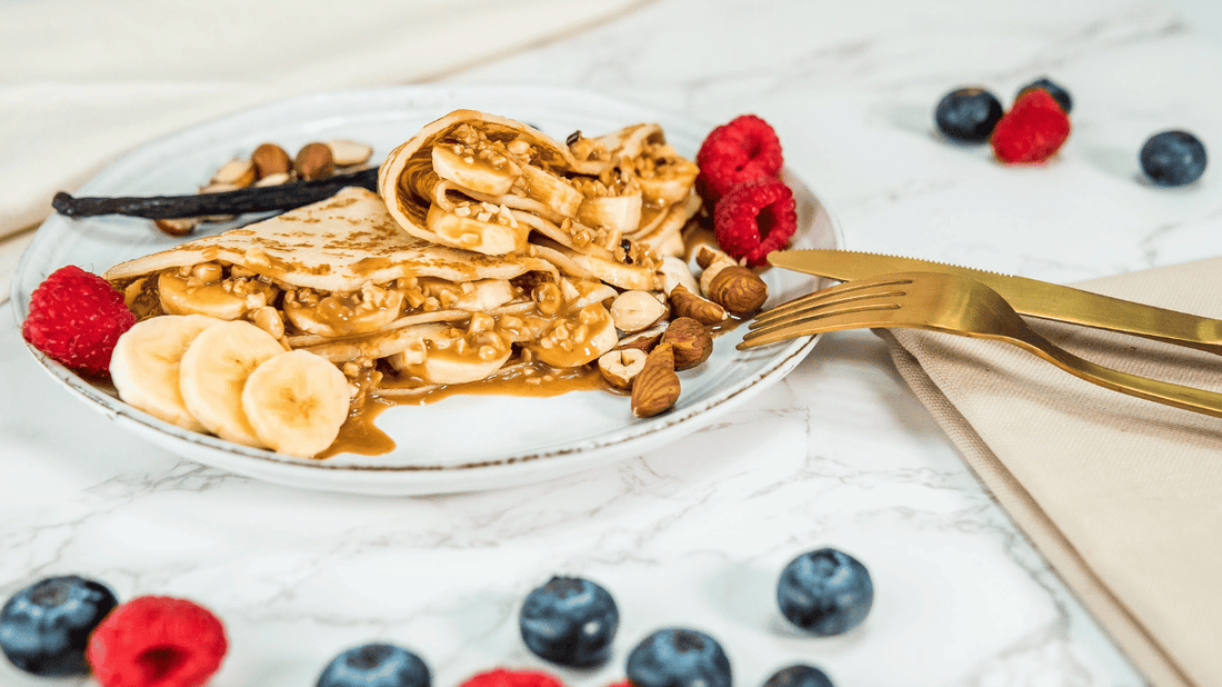 Crepes con crema de avellana crujiente y fruta