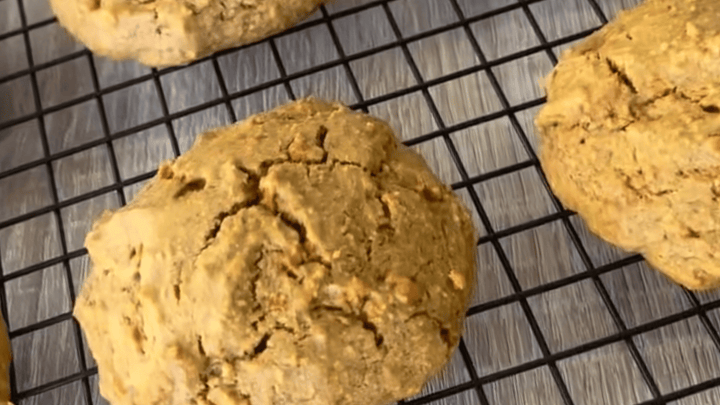 Cookies de zanahoria con crema de avellana y almendra