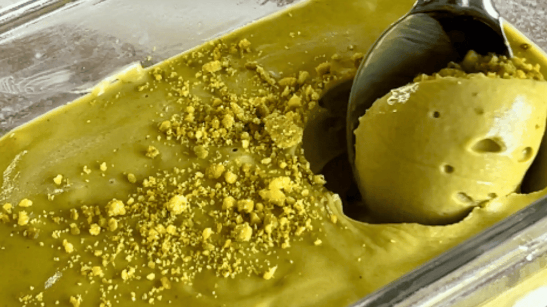 Helado casero con crema de pistacho y anacardo